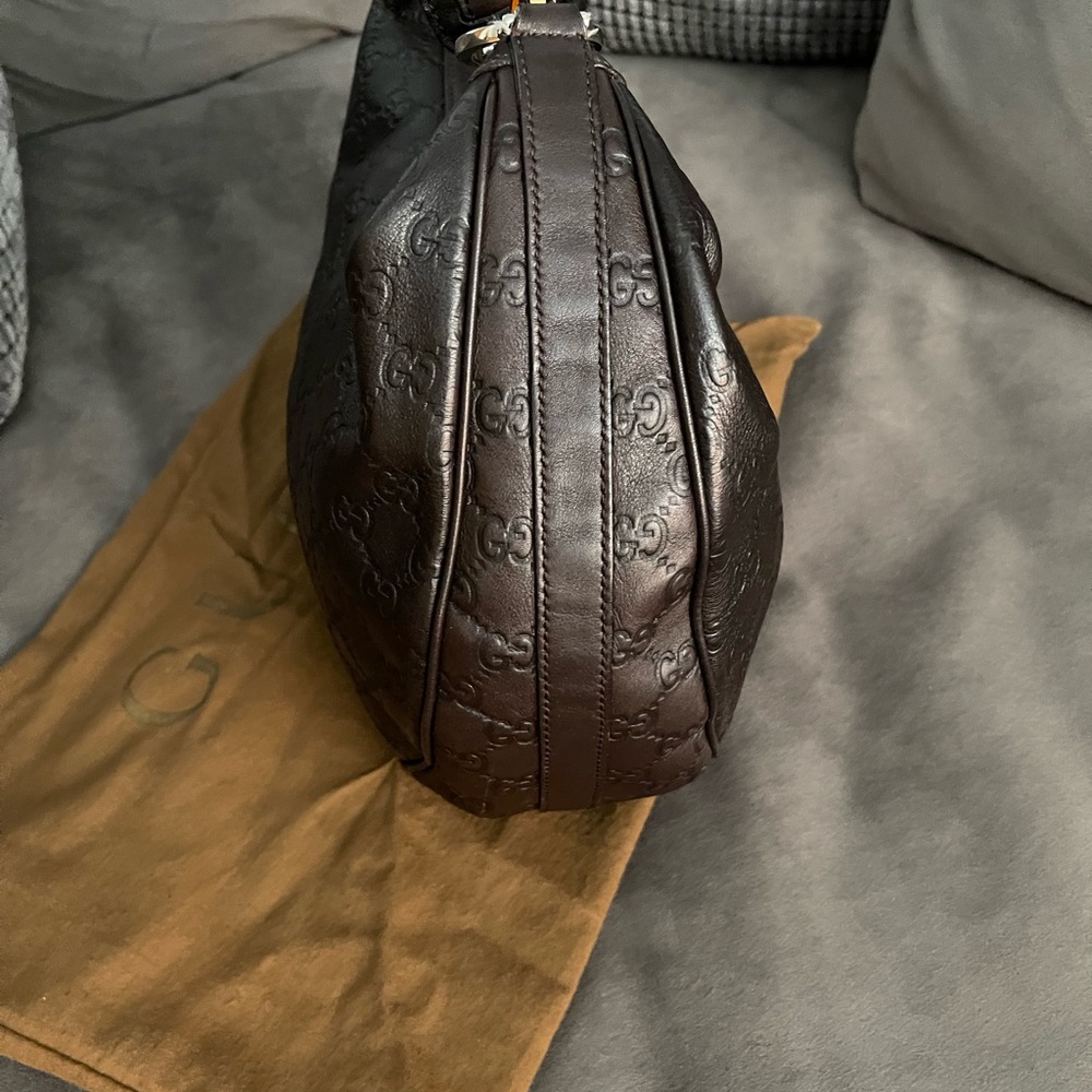 ~ SOLD ~ Gently used GUCCI hobo shoulder bag ~ 👜💃🏽 - Picture 5 of 11